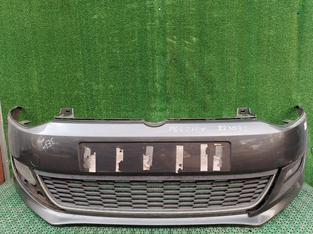 Бампер VOLKSWAGEN POLO 2010- передний хэтчбек серый б/у POLO(2010-