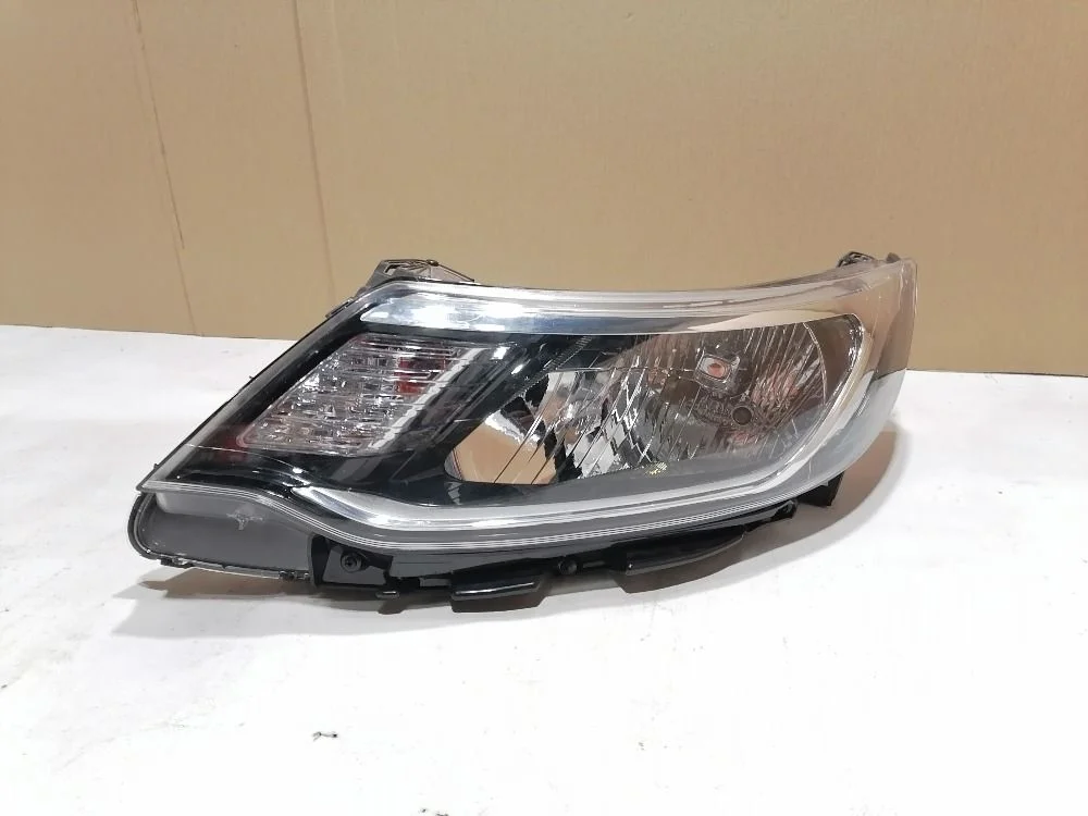 Фара левая Kia Rio III рестайлинг (2015—2017)