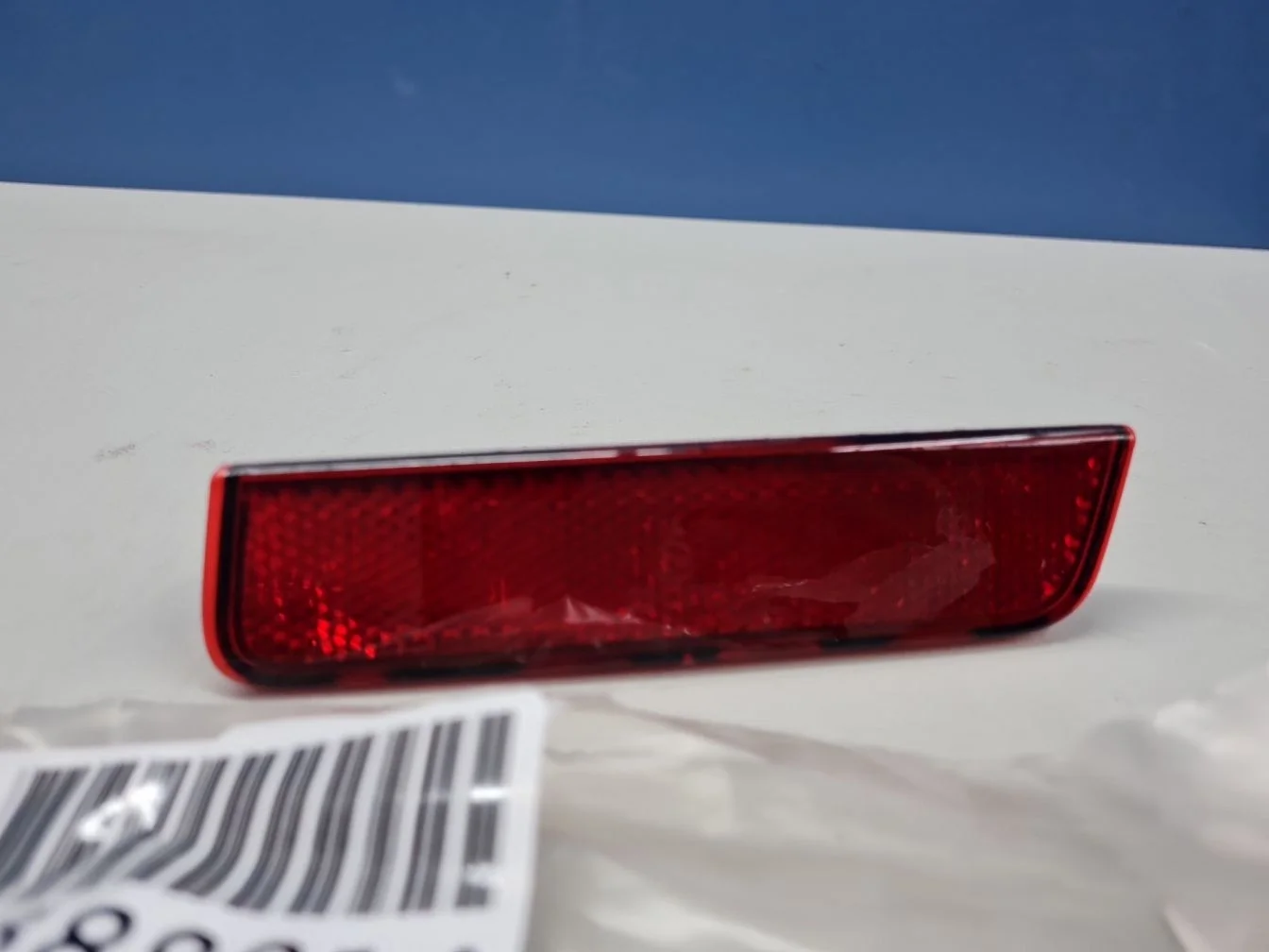 Отражатель в бампер задний правый для Renault Duster 2010-