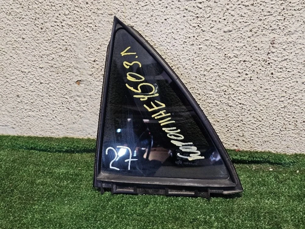 Стекло двери задней левой (форточка)Toyota Corolla