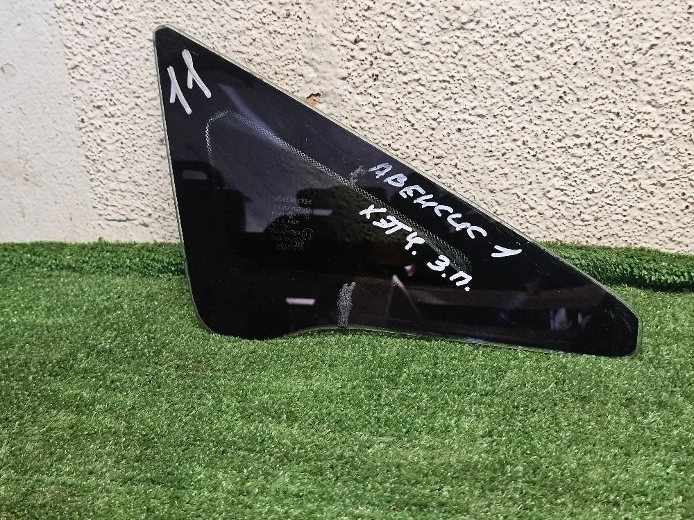 Стекло форточки передней правой Honda Civic