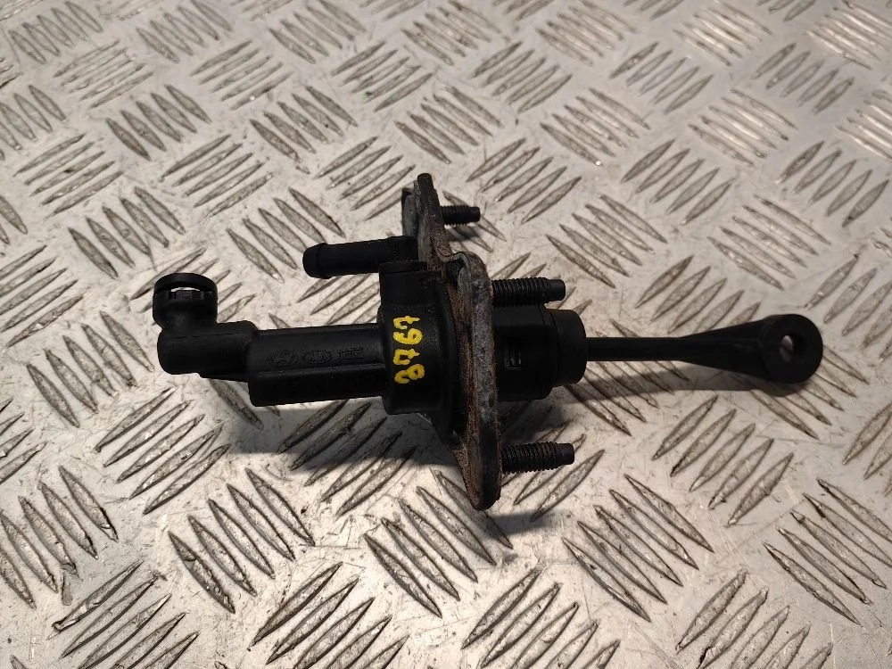 Главный цилиндр сцепления Kia Rio 3