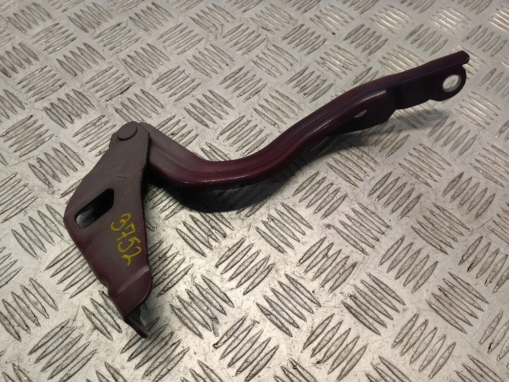 Петля капота правая Kia Rio 3