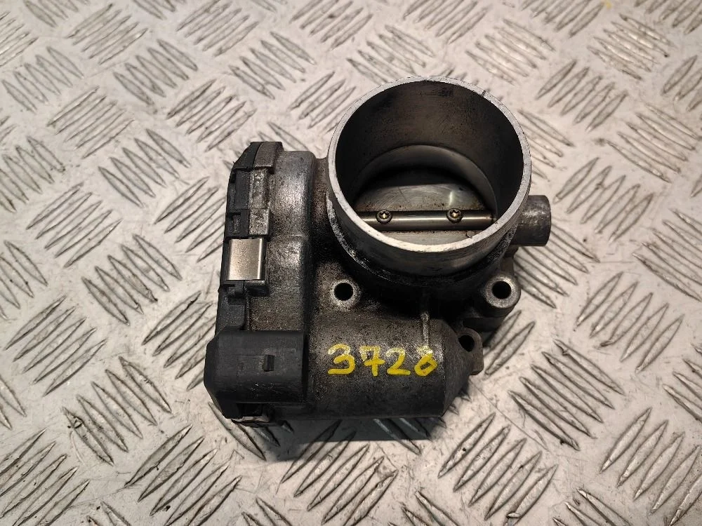 Дроссельная заслонка Volkswagen Passat B5