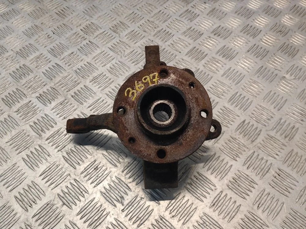 Кулак поворотный передний правый Renault Logan 1