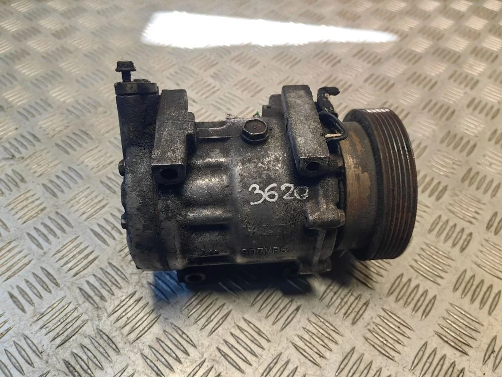 Компрессор кондиционера Renault Logan I