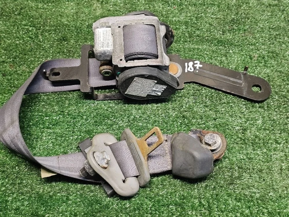 Ремень безопасности передний Nissan Almera Classic