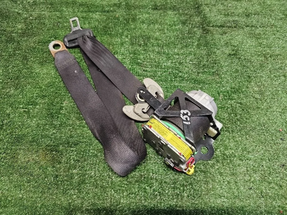 Ремень безопасности левый Toyota Corolla 150