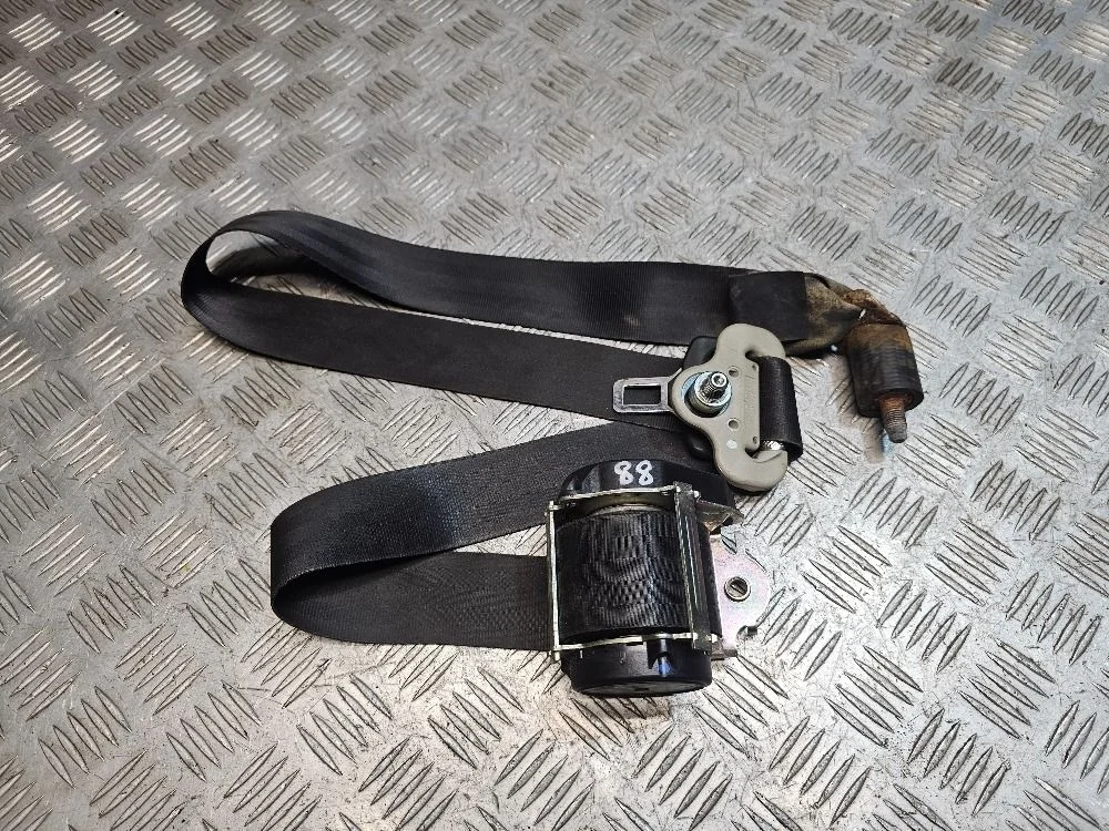 Ремень безопасности передний правый Nissan Almera