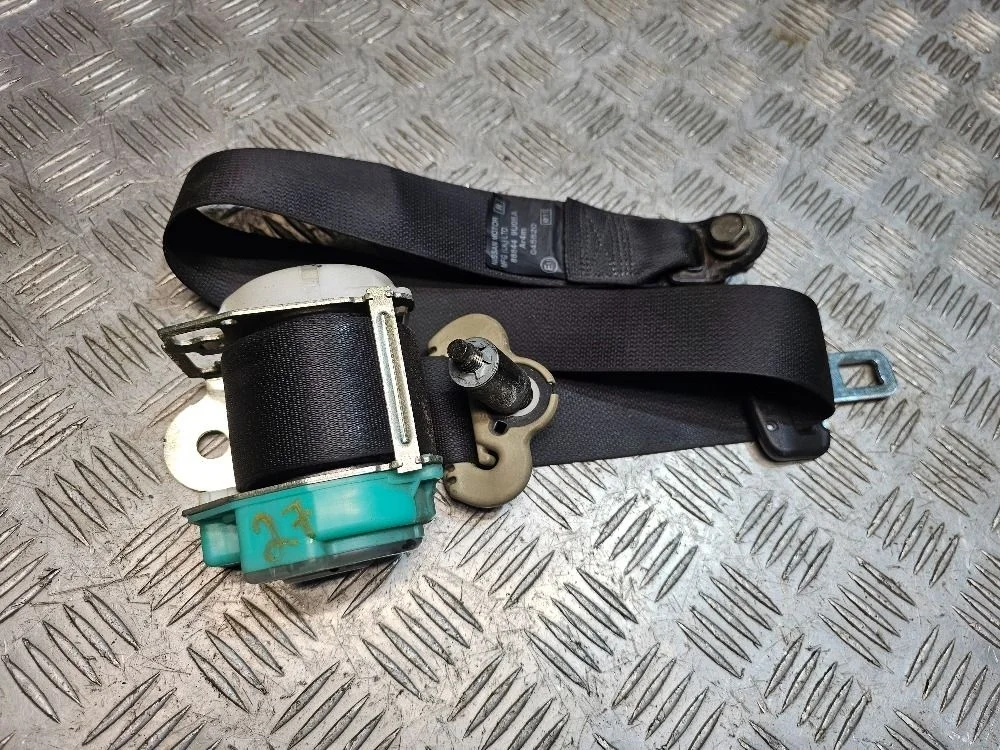 Ремень безопасности задний правый Nissan Note E11