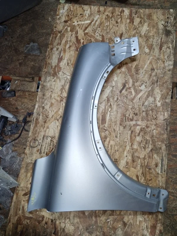 Крыло Volvo xc90 2006