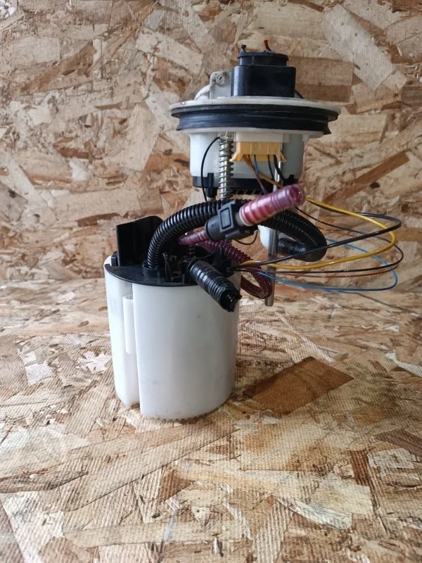 Бензонасос Volkswagen Passat 2008 3C2