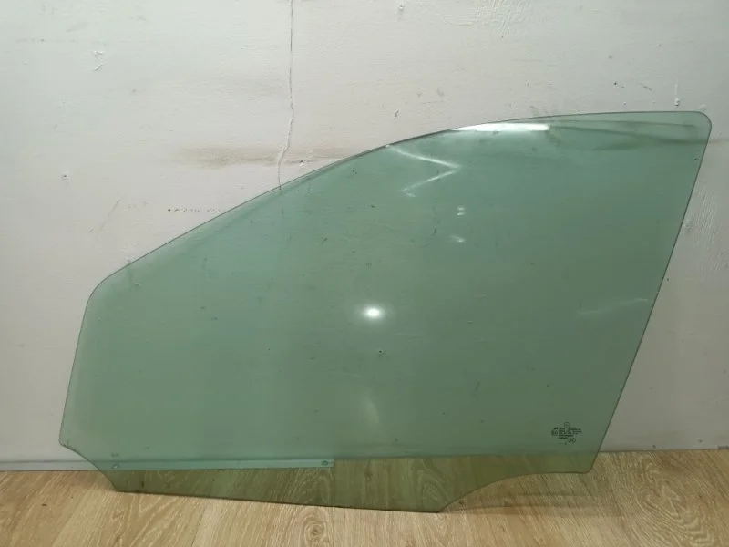 Стекло двери Mercedes ML W164