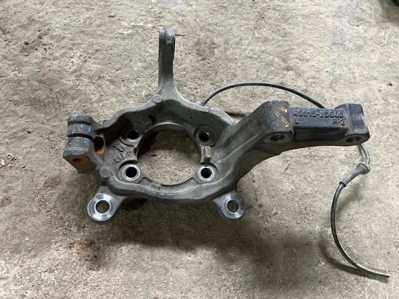 Кулак поворотный Nissan Qashqai 2011 J10E