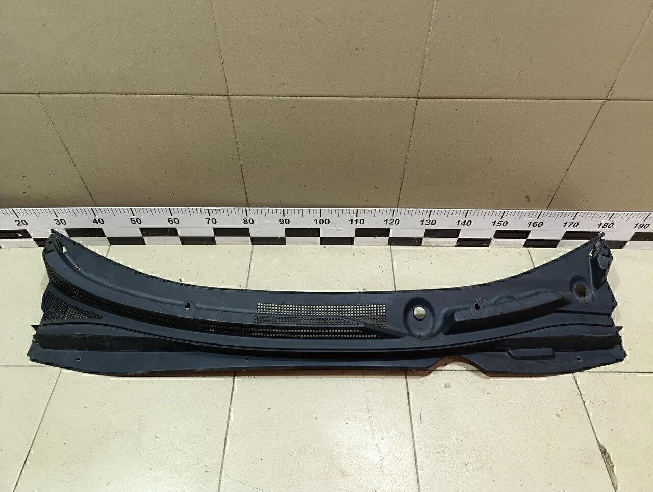 Решетка стеклооч. (планка под лобовое стекло) ix35/Tucson 2010-2015