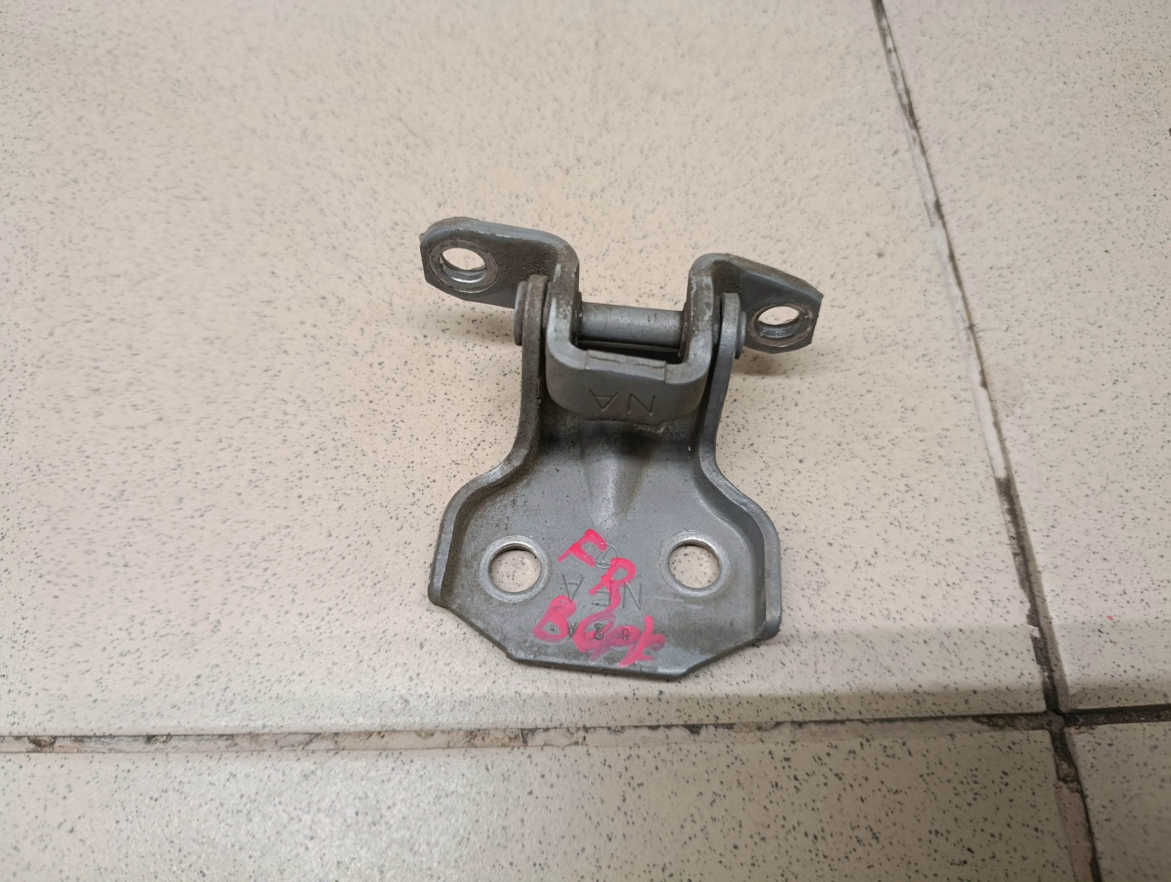 Петля двери передней Forester (S11) 2002-2007