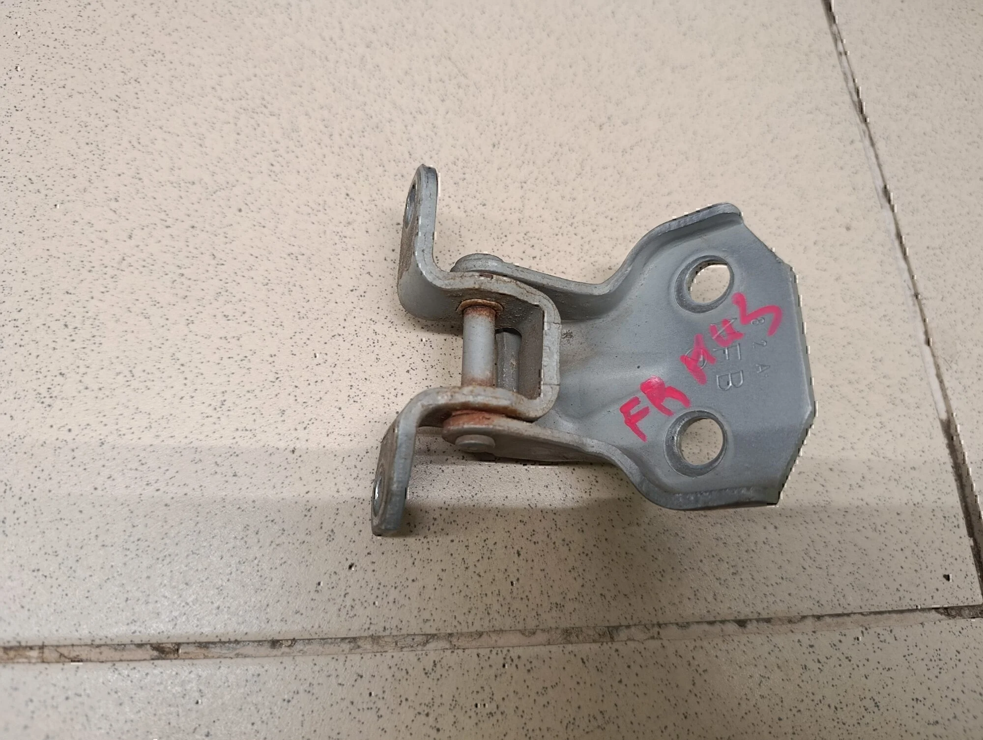 Петля двери передней Forester (S11) 2002-2007