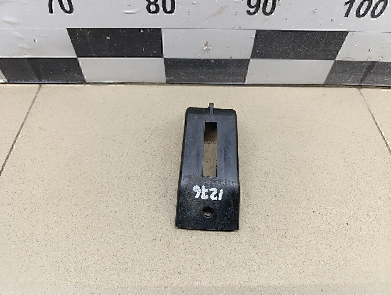 Кронштейн усилителя заднего бампера Tucson 2004-2010