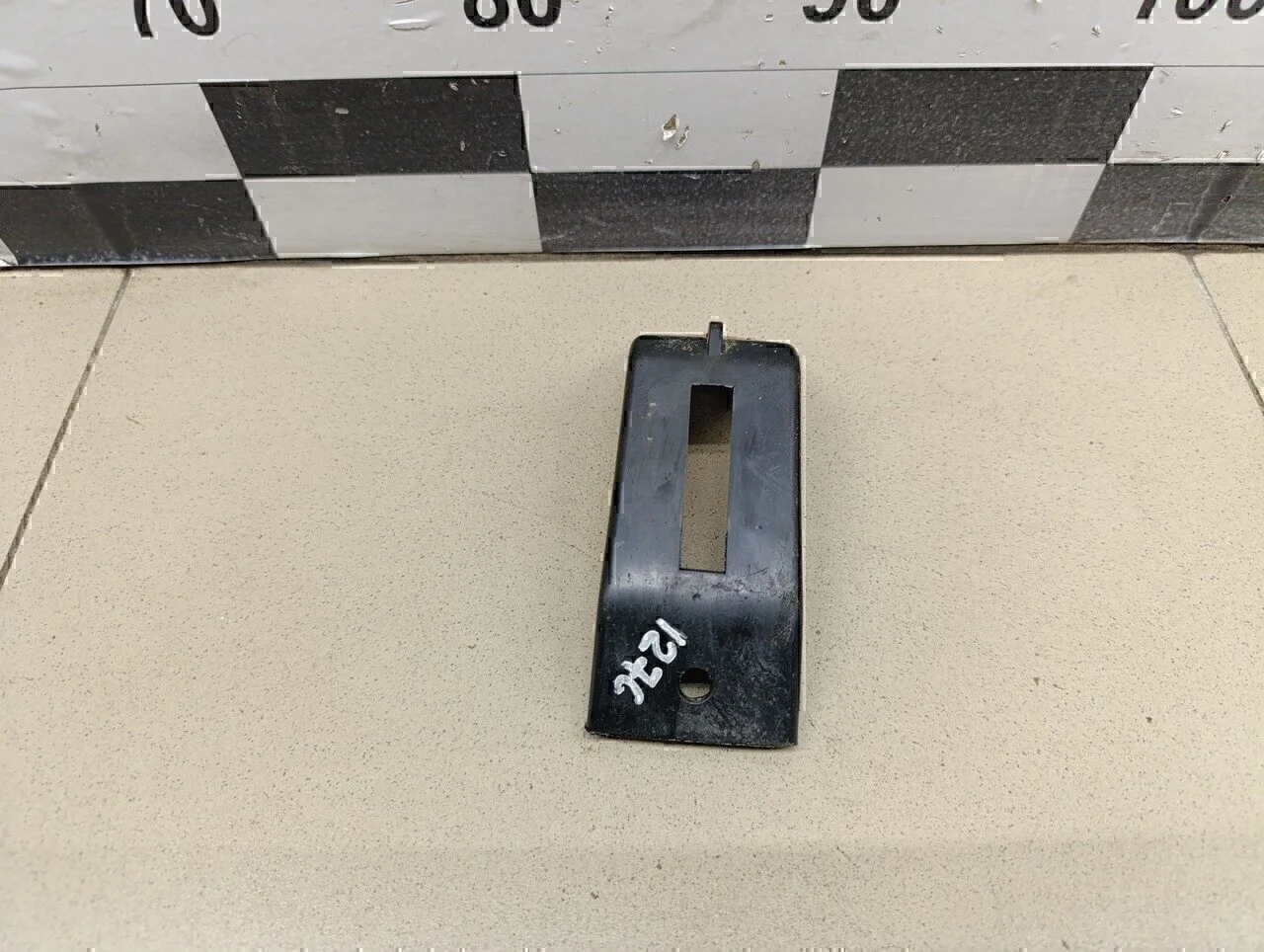 Кронштейн усилителя заднего бампера Tucson 2004-2010