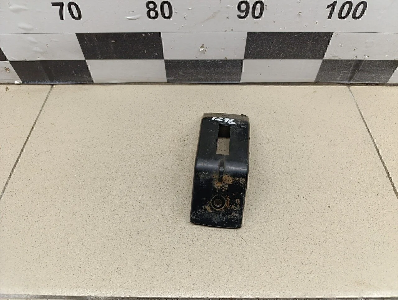 Кронштейн усилителя заднего бампера Tucson 2004-2010