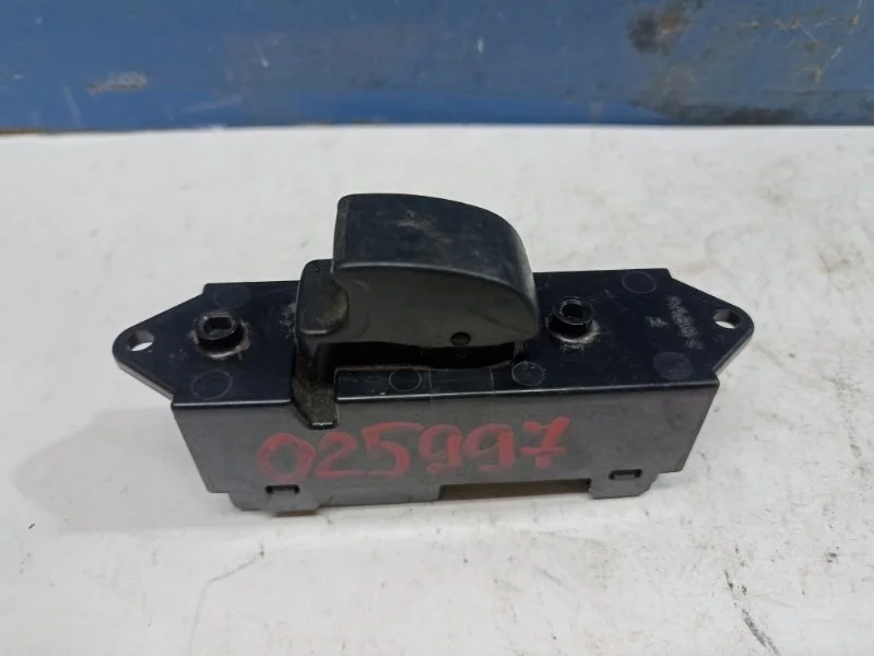 Кнопка стеклоподъемника Mitsubishi Lancer 10 2010 8608A066, задняя правая
