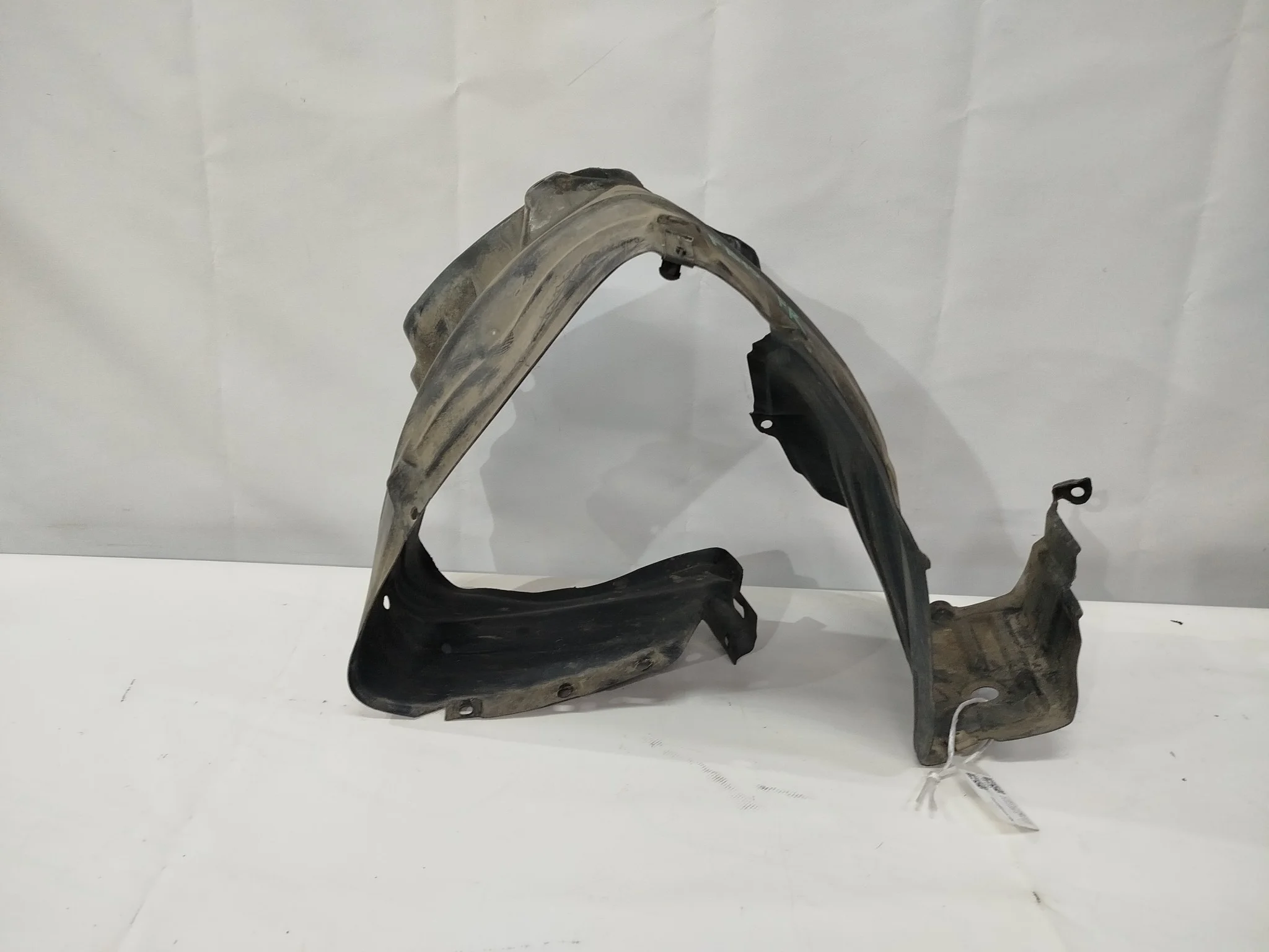 ПОДКРЫЛОК NISSAN ПЕРЕД ПРАВО 638424M400