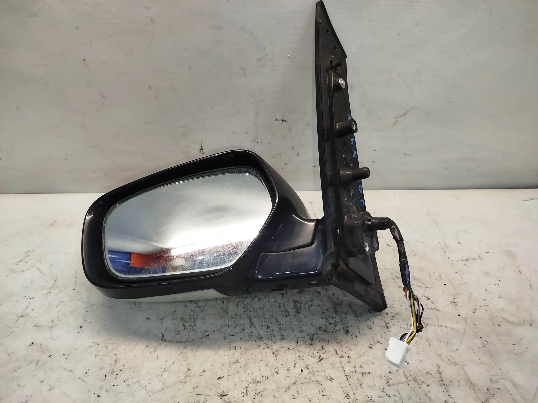 ЗЕРКАЛО MITSUBISHI ЛЕВО MR959723HB белый, W23 KE587