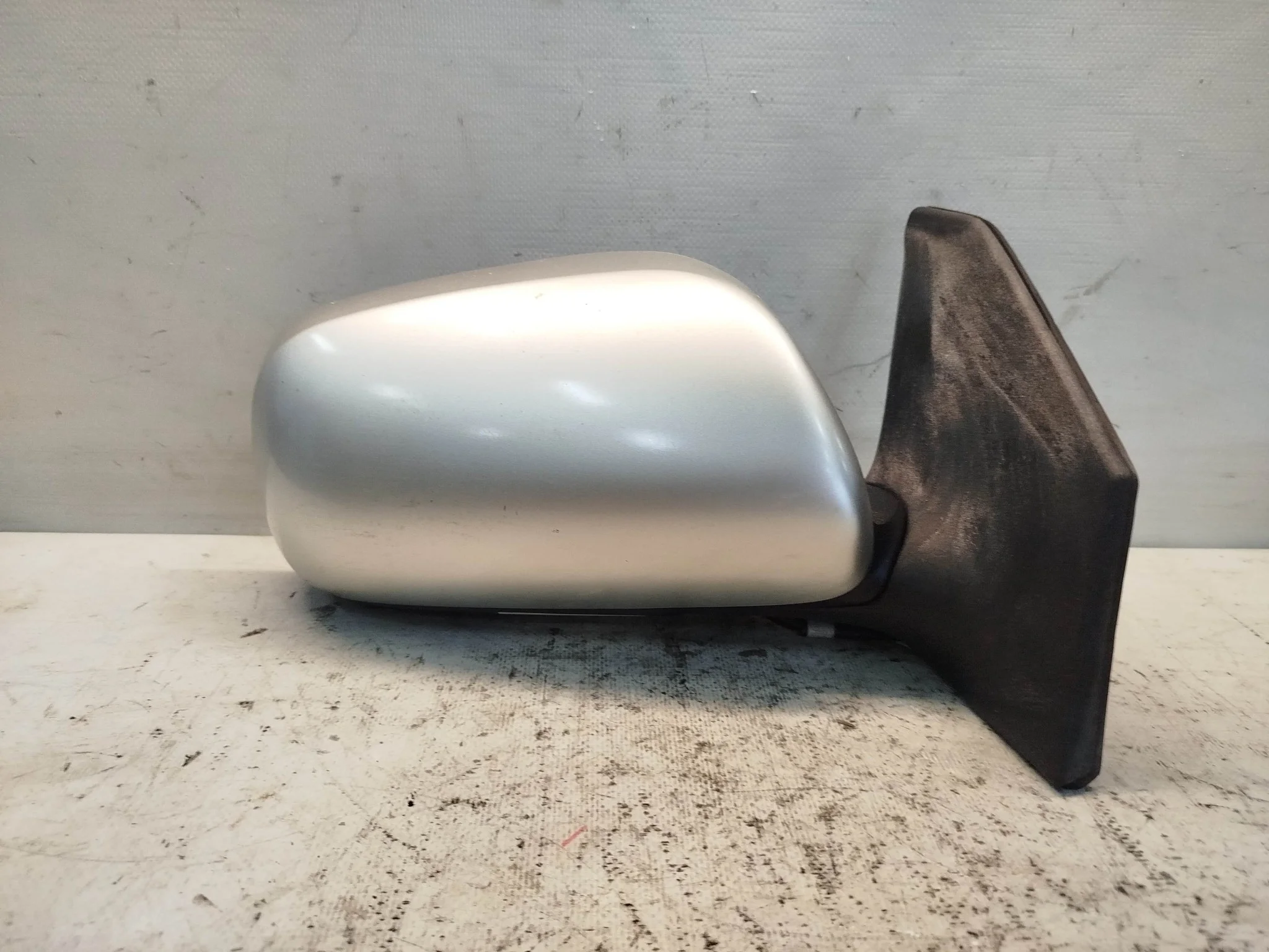 ЗЕРКАЛО TOYOTA ПРАВО 8790105060 серебро, 1C0 KE592