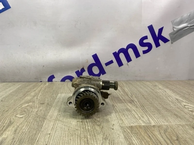 Насос гидроусилителя руля Mitsubishi Pajero 2008