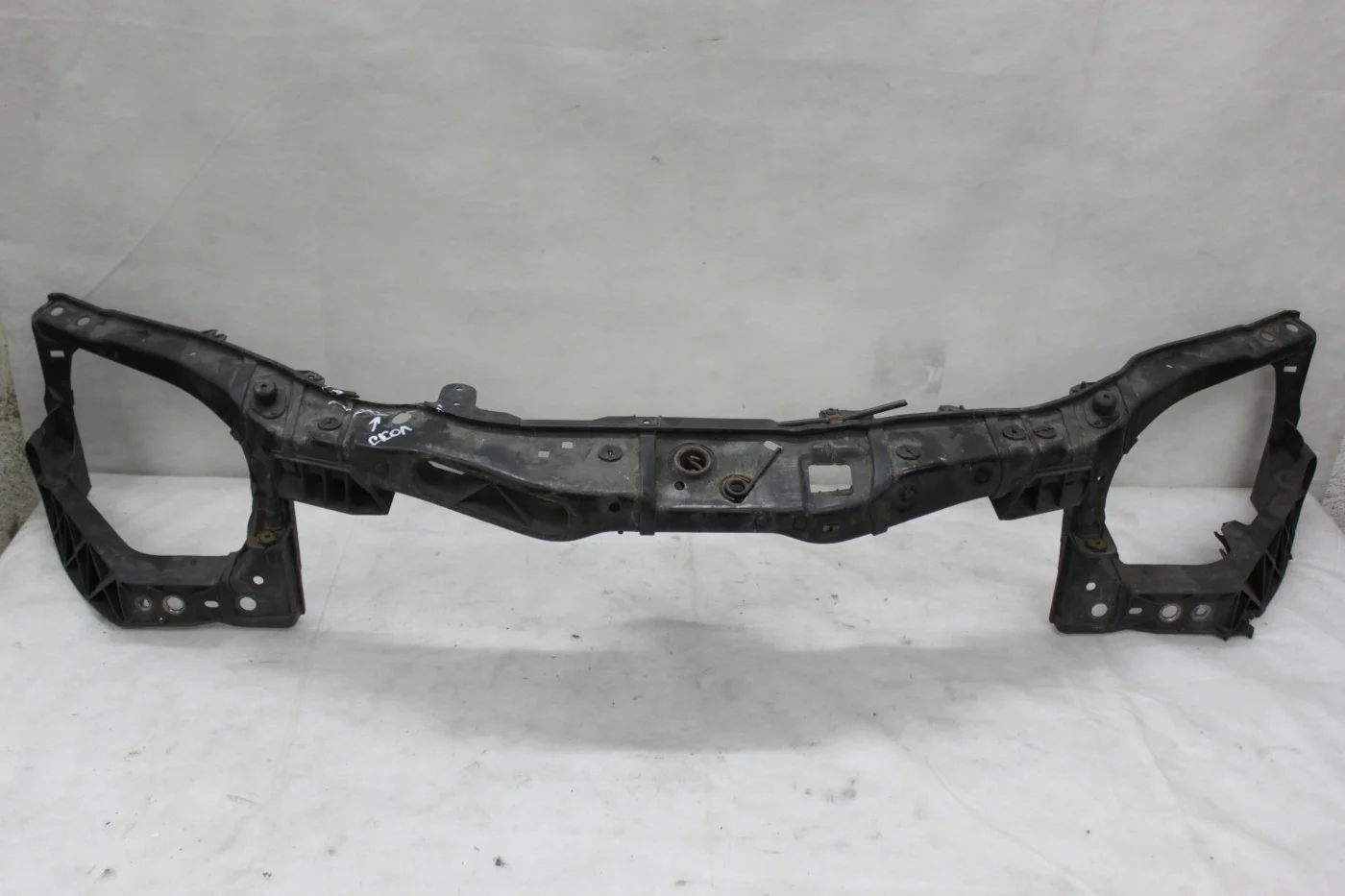 Панель передняя (телевизор) Опель Корса Д