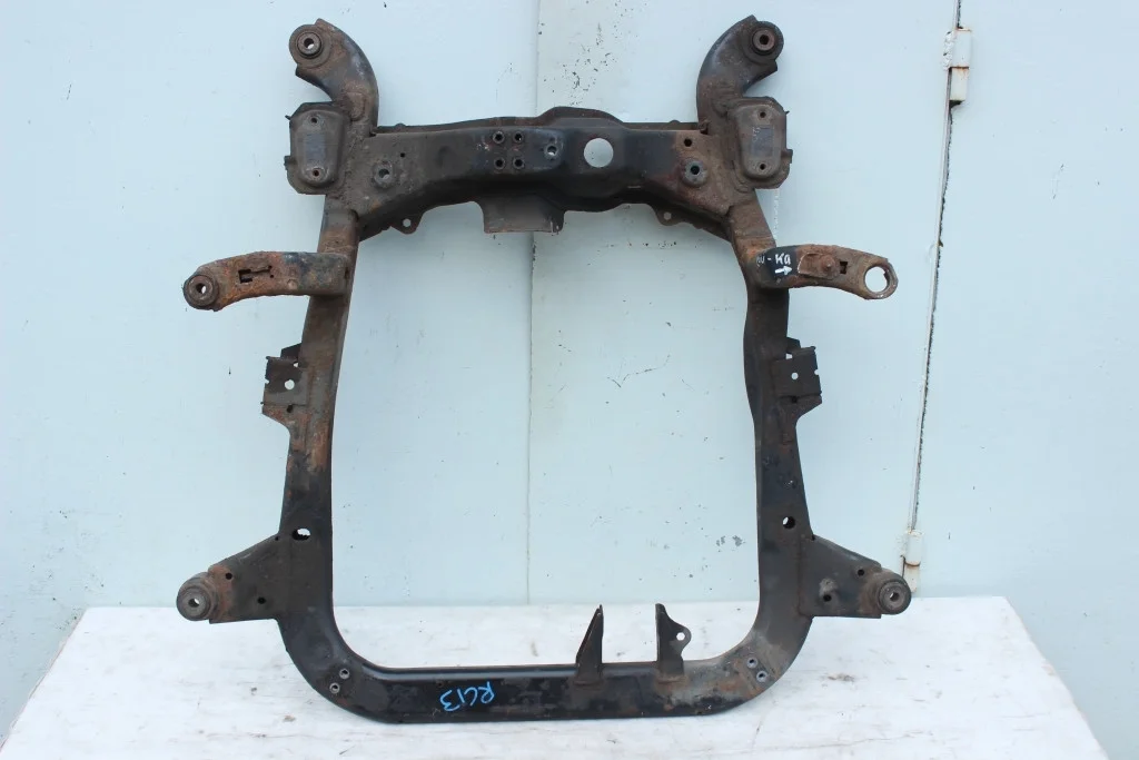 Подрамник без 1 сайлентблока Opel Astra H, Zafira B