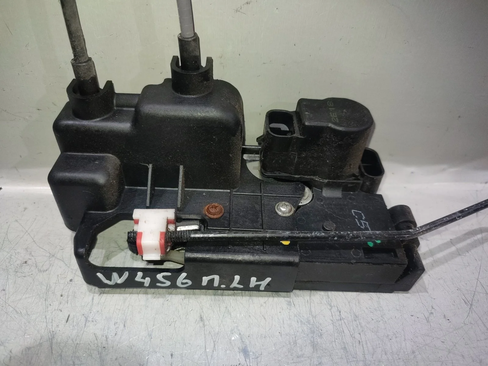 Замок двери SsangYong Actyon 2012 C200