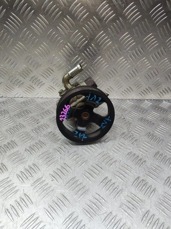 Насос ГУРа Toyota Rav4 4431042070 ACA20 ACA21 1AZFE