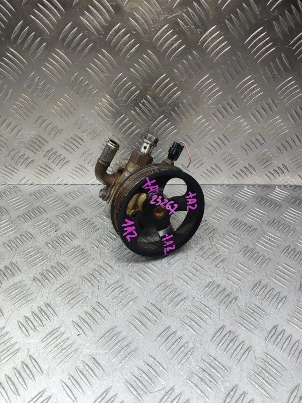 Насос ГУРа Toyota Rav4 4431042070 ACA20 ACA21 1AZFE
