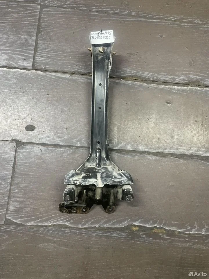 Кронштейн замка капота vw touareg