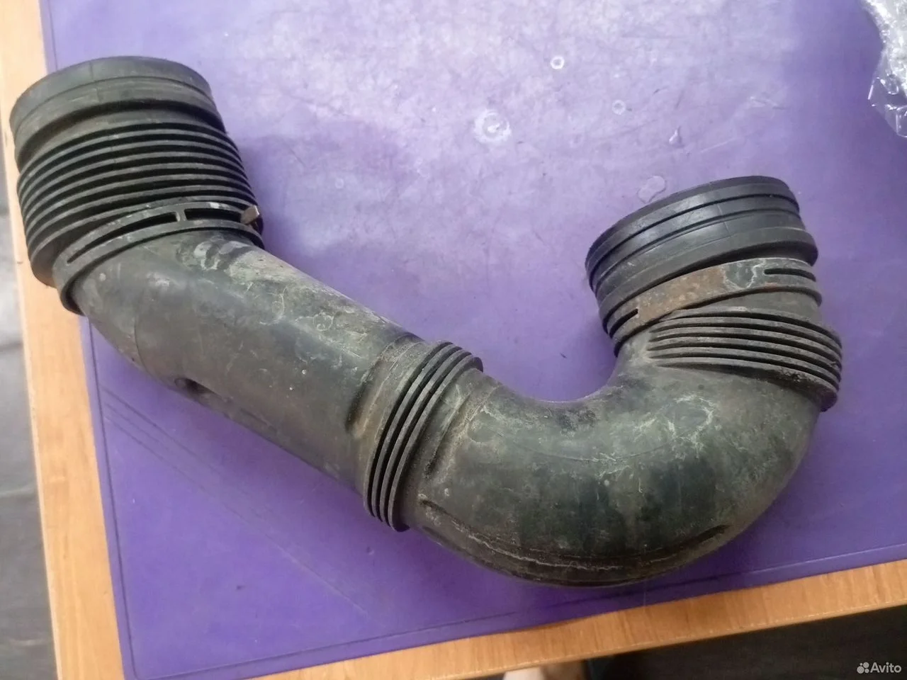 Патрубок воздухозаборника vw touareg 3,2