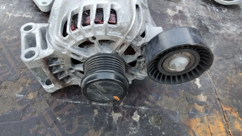 Генератор Volvo V40 2012-2016