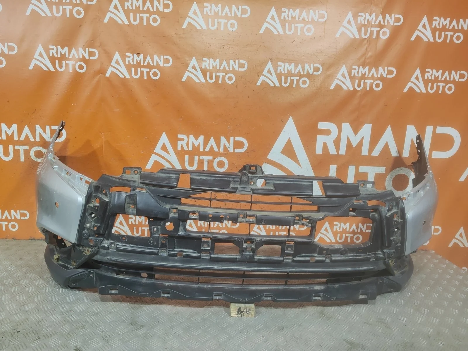 Бампер Mitsubishi Outlander 2018-нв 3