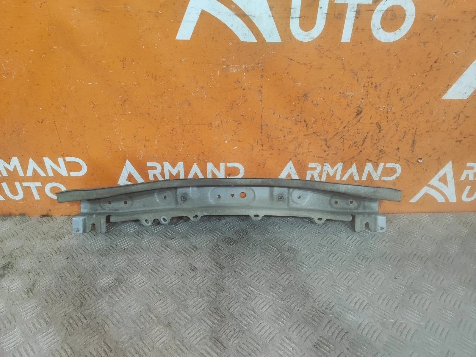 Усилитель бампера верхний Mitsubishi Outlander 2015-нв 3