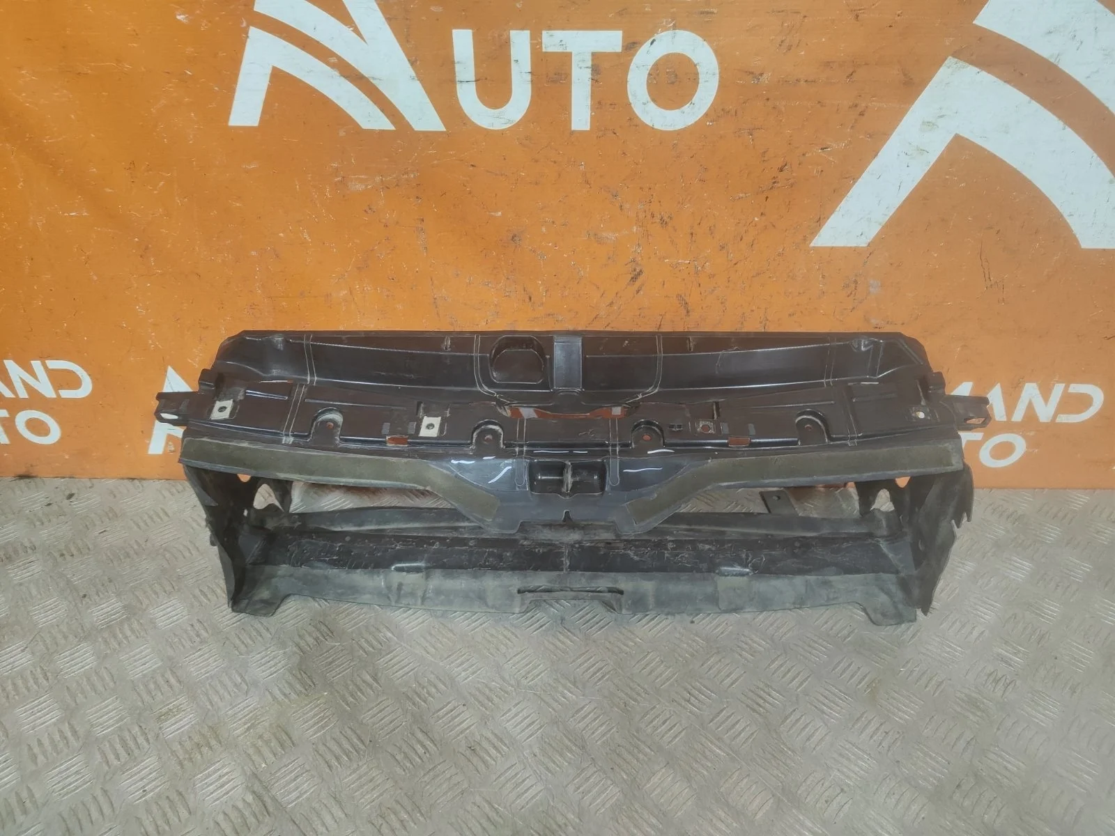 Воздуховод радиатора верхний BMW 3 series 2011-2020 F30 F31