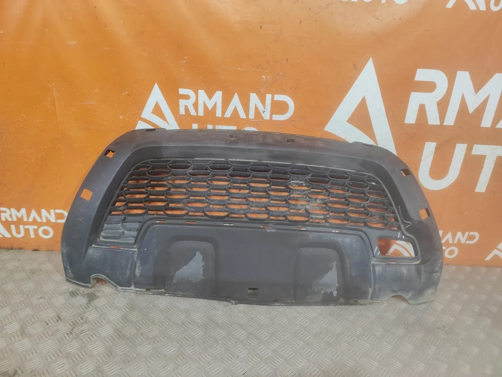 Решетка бампера Renault Duster 2015-2021