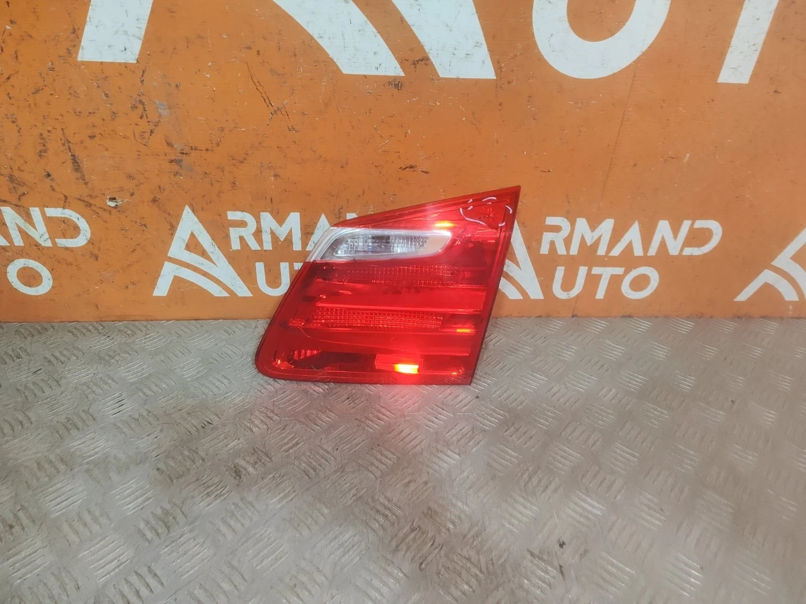 Фонарь внутренний Mercedes GL GLS-Class 2012-2016 X166