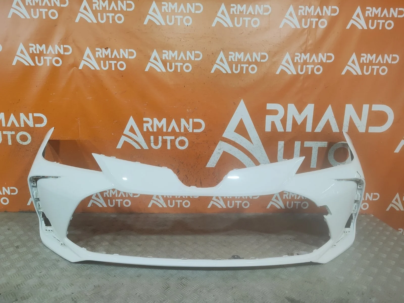 Бампер Toyota Corolla 2018-нв 12 E210