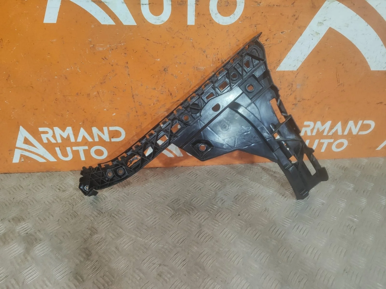 Кронштейн бампера Mercedes -Class 2016-2020 W213