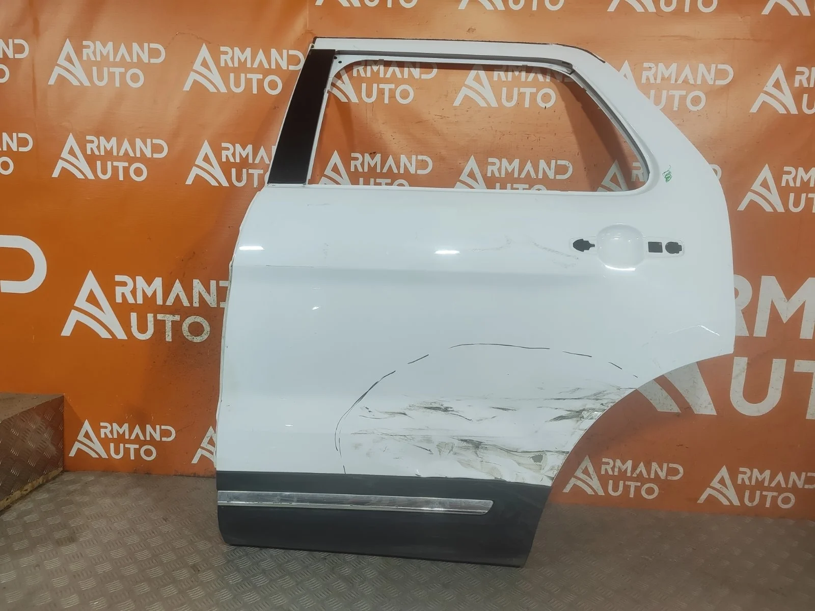 Дверь Ford Explorer 2015-2019 U502