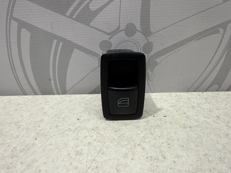 Кнопка стеклоподъемника пассажирская дверь Mercedes-benz ML 2007 W164