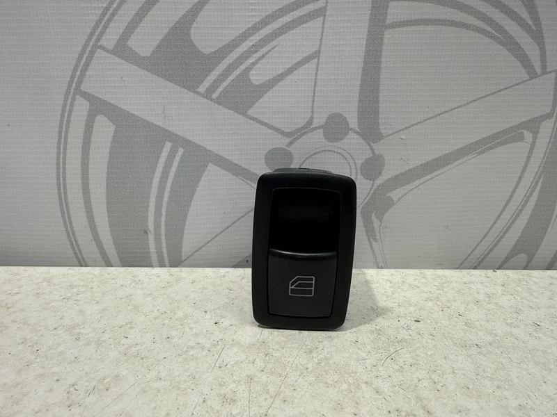 Кнопка стеклоподъемника пассажирская дверь Mercedes-benz ML 2007 W164