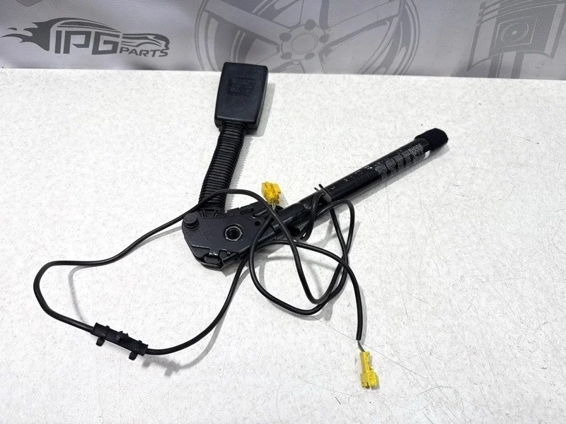 Замок ремня безопасности передний правый Mercedes-benz W211