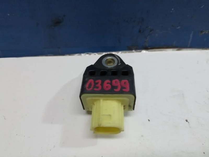 Датчик Airbag Toyota Camry 2008 8983133030 ACV40