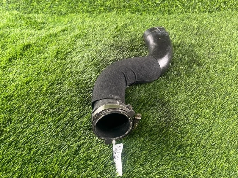 Патрубок интеркулера Audi A4 2009 8K0145737J B8 CDH 1.8T